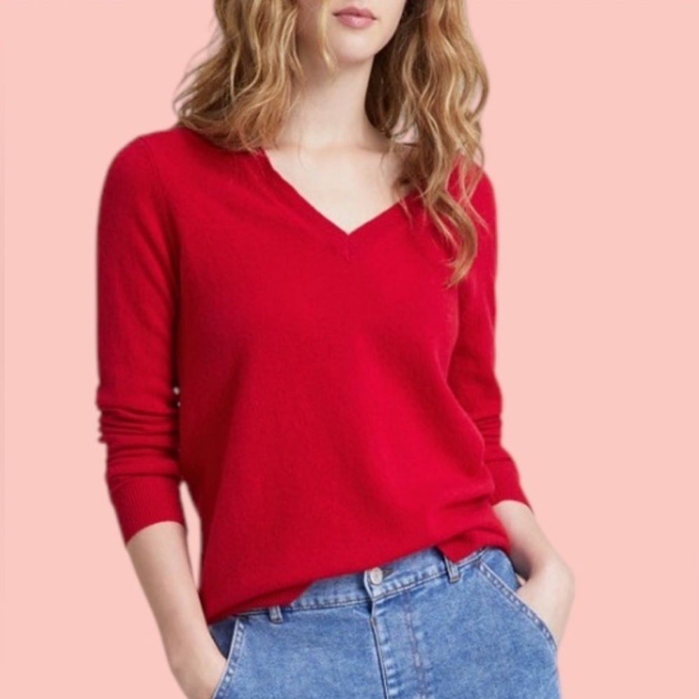 NWT Cashmere Chapter Club Basic V Neck Calypso Red Sweater, Size PP